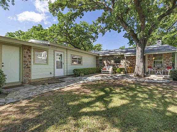 3rd image of 524 Pecan Creek Dr