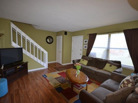 2nd image of 1610 Herrin Dr #0