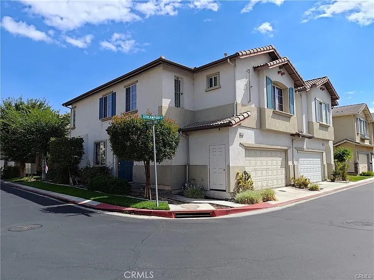 4531 Streamport Dr — Photo 1