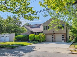 1012 Westwood Rd, Woodmere, NY 11598