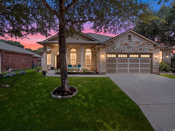 2nd image of 848 San Ignacio