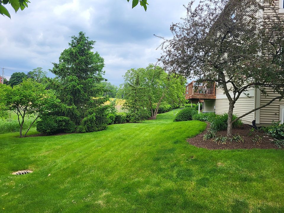 2nd image of 526 Lincoln Station Dr