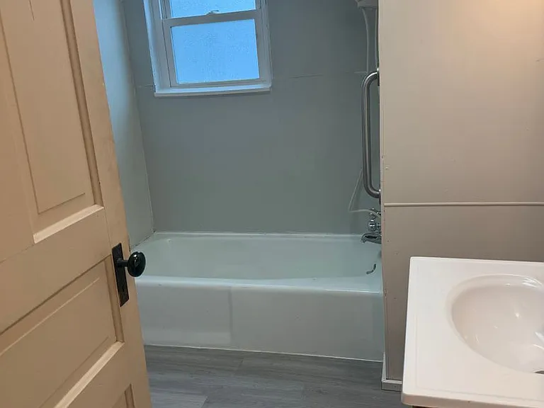 451 Center St — Photo 5