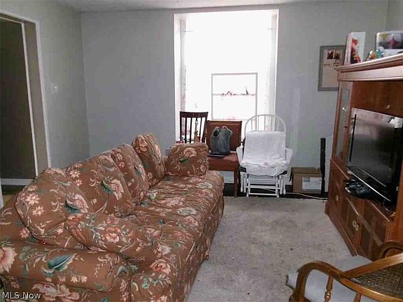 2nd image of 927 Bloomfield Ave