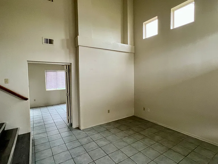 2149 Stormy Creek Ct — Photo 3