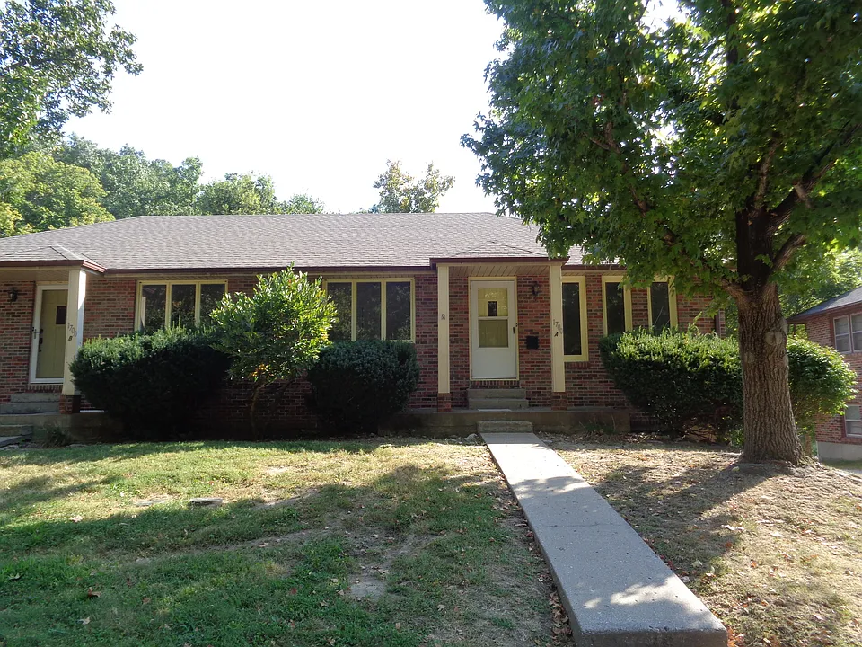 1700 Oxford Dr #A