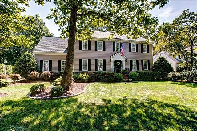 1st image of 207 Grande Dr