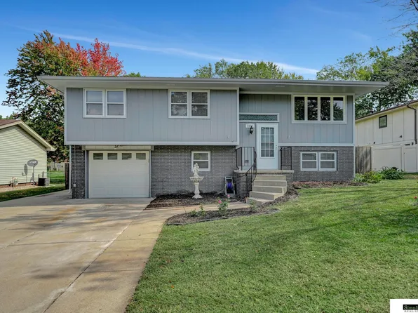 2406 N 74th St, Lincoln, NE 68507