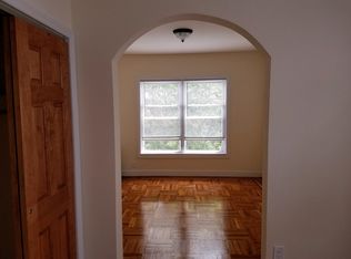 3432 Crescent St APT 2R, Astoria, NY 11106