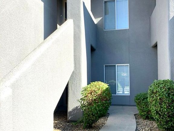 5th image of 7401 W Arrowhead Clubhouse Dr Unit 2046