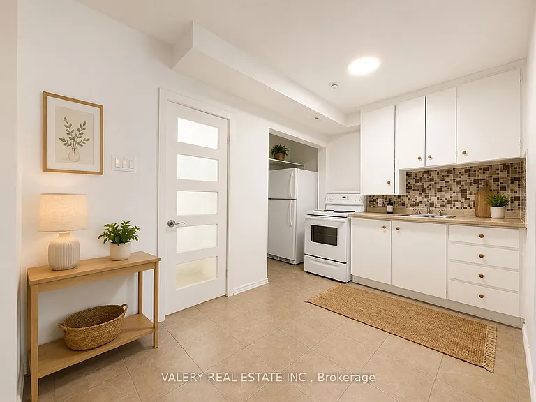 220 Gordon St #16 — Photo 3
