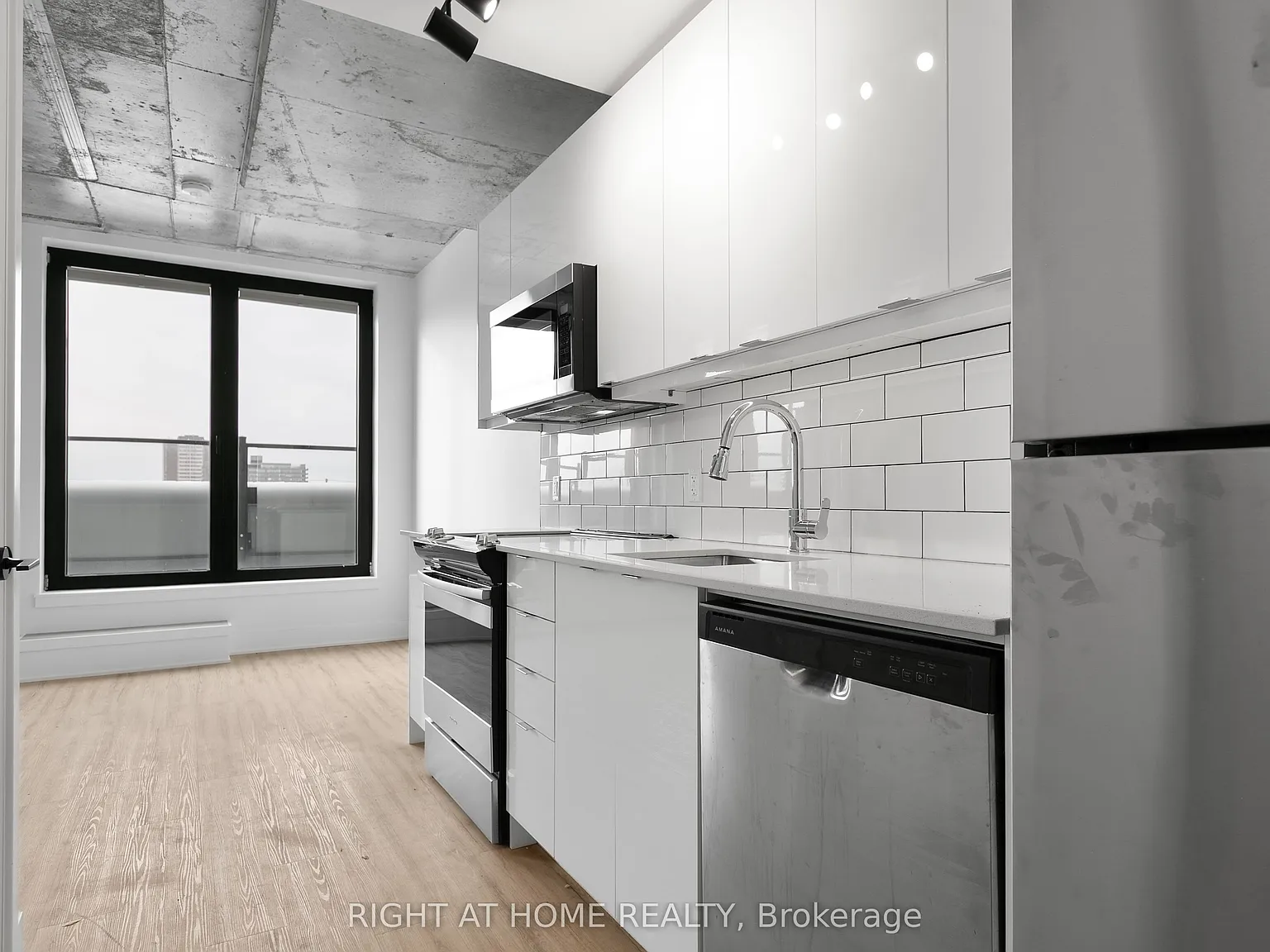 Studio, $2,150 — Photo 4