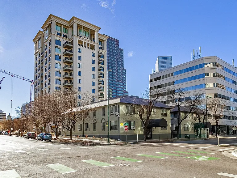 Uptown Terrace — Photo 14