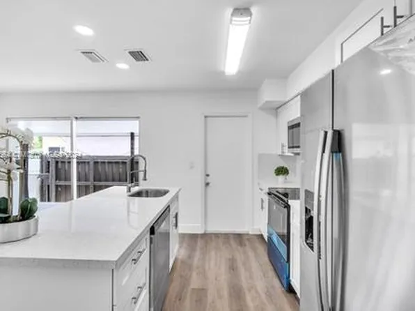 621 NW 59th Ave, Miami, FL 33126