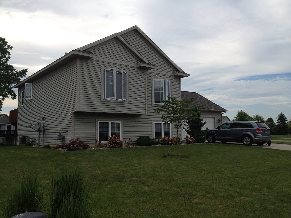 1st image of 10823 Douglas Dr