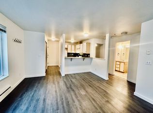 4229 11th Ave NE APT E, Seattle, WA 98105