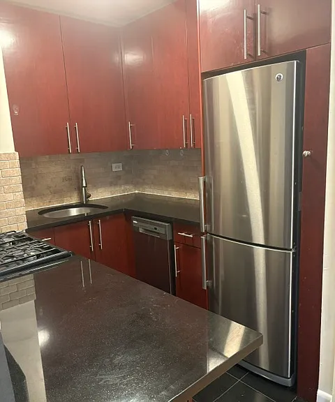 330 E 38th St #19O — Photo 9