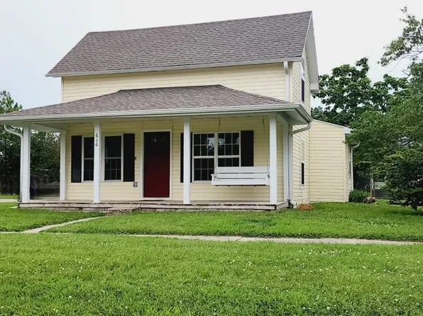 616 S 7th St, Burlington, KS 66839