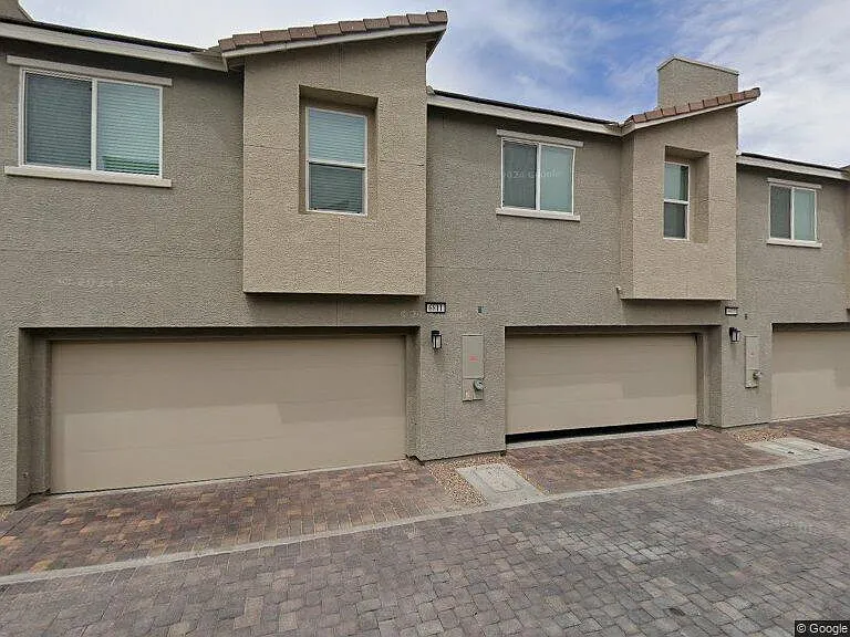 6816 Surf Green Ct — Photo 17