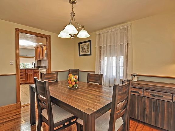 5th image of 74 Sherrick Ave