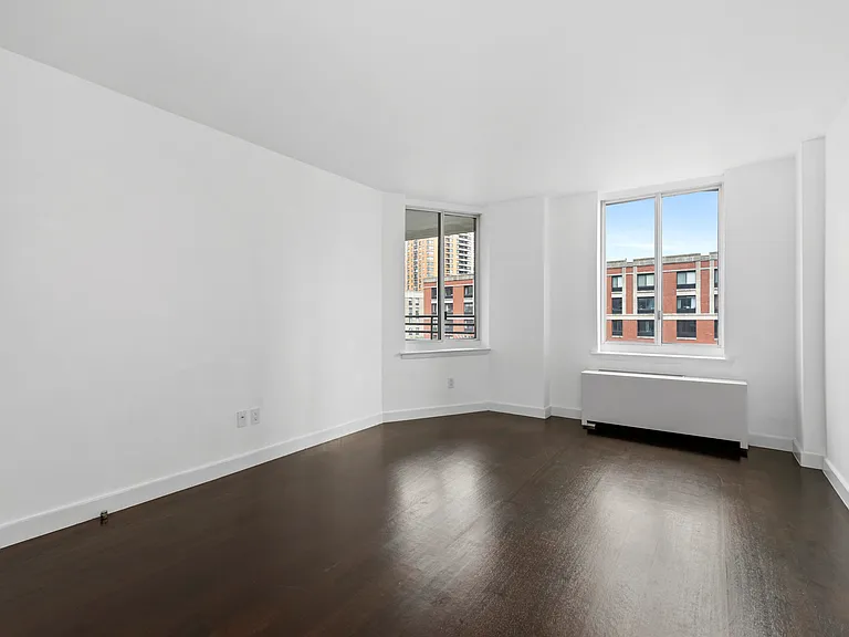 333 Rector Pl #808 — Photo 3