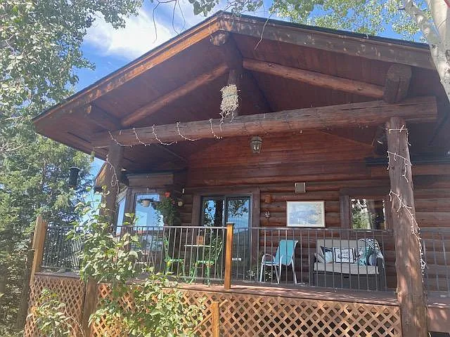 Covered porch. Views from here ski mountain and Emerald Mountain.