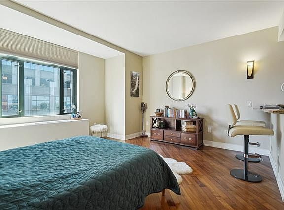 5th image of 105 Greene St APT 1503