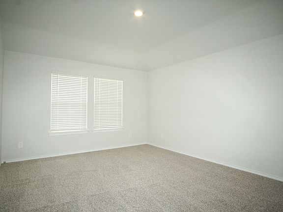 4th image of 208 Croftwood Ct