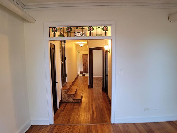 4th image of 5054 N Leavitt St