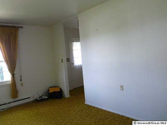 5th image of 1045 Fife Court #D