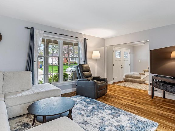4th image of 1715 Legend Lane Ct