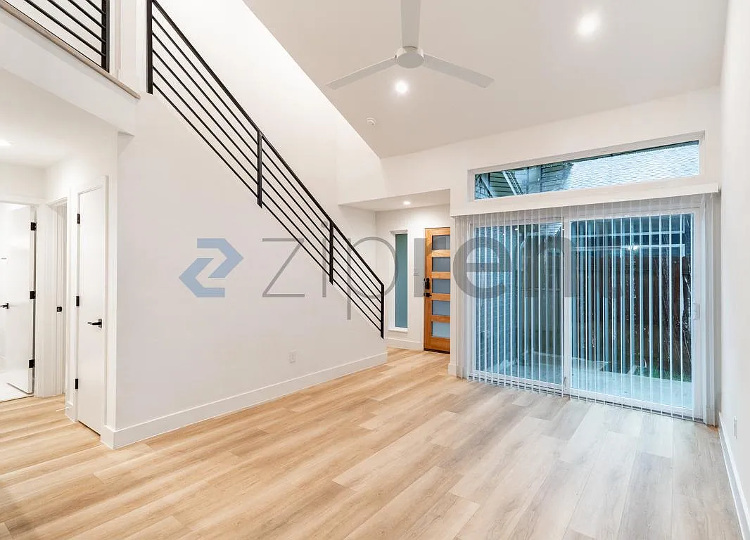 2 bed, 1144 sqft, $2,380 — Photo 4