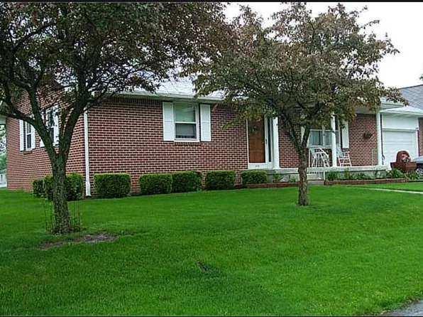 112 N 4th St, Spiceland, IN 47385