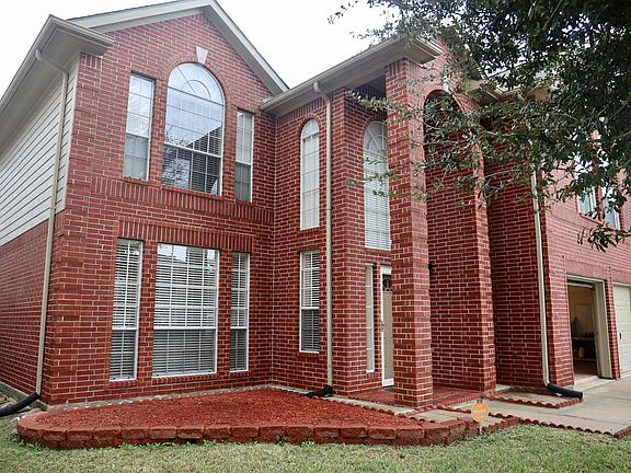 2nd image of 4334 Lakewood Dr