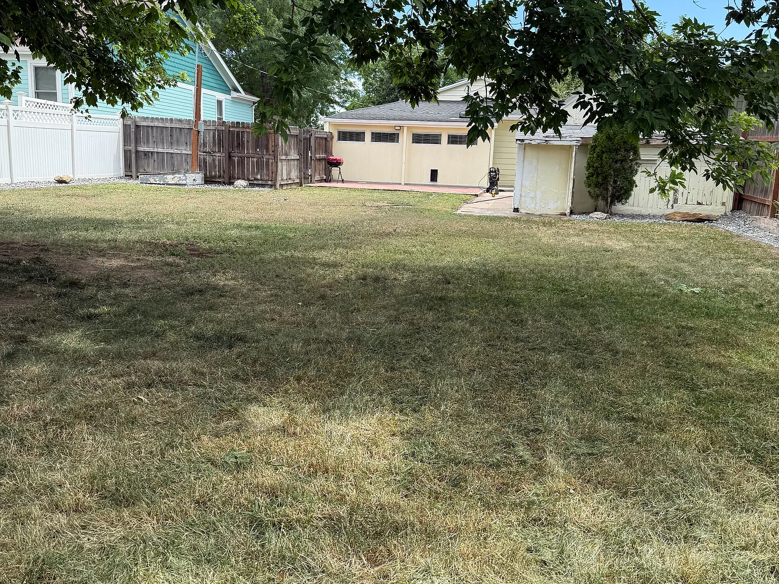 2 bed, 1100 sqft, $2,100 — Photo 2