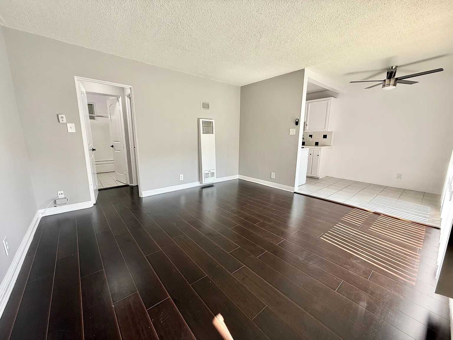 1427 N Gardner St — Photo 3