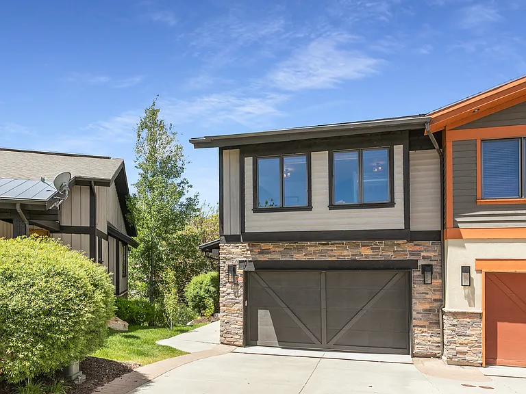 1238 Hailstone Dr — Photo 29