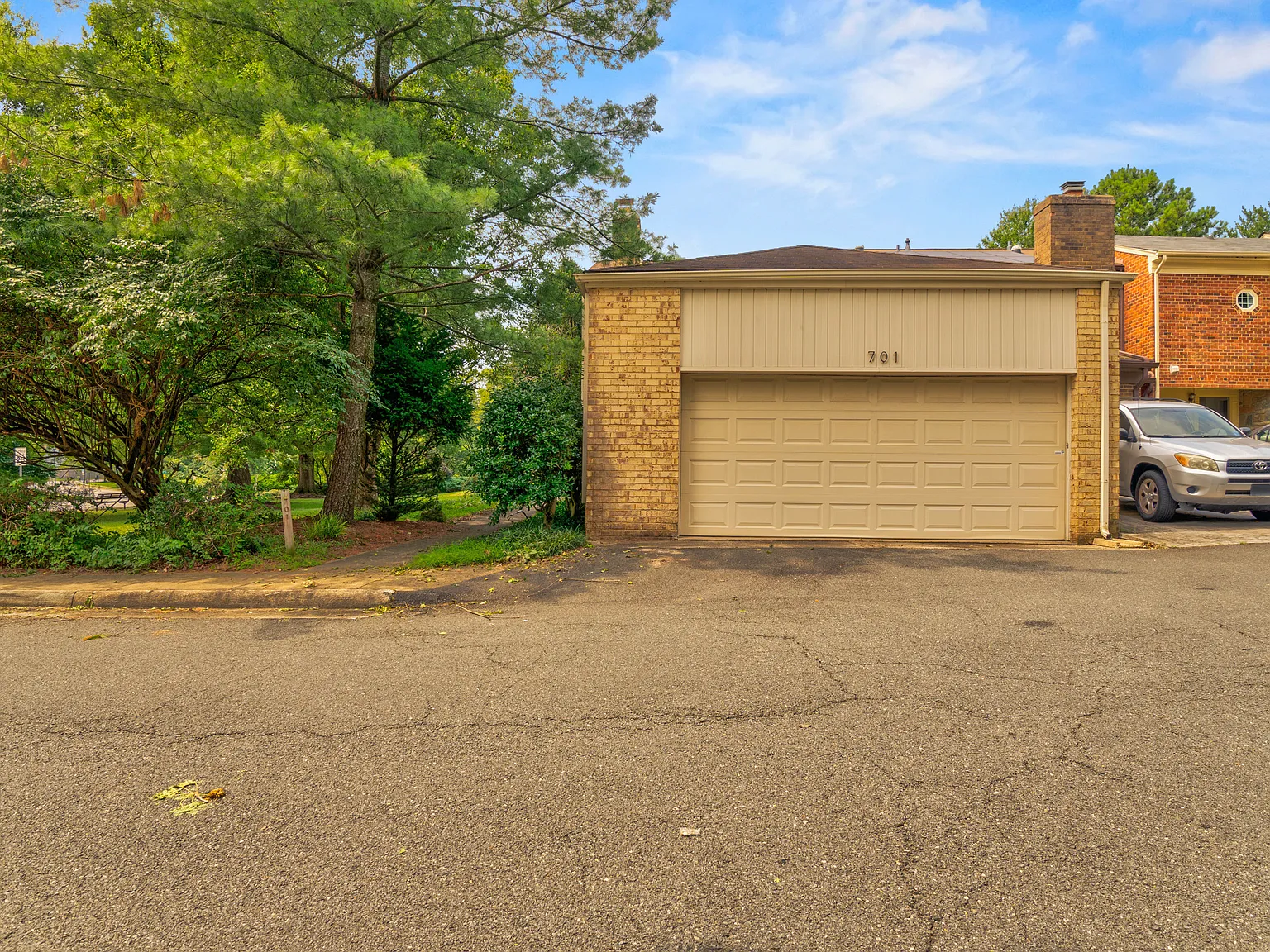 4 bed, 2202 sqft, $3,900 — Photo 1