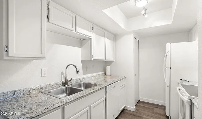 4211 E Palm Ln #202 — Photo 33