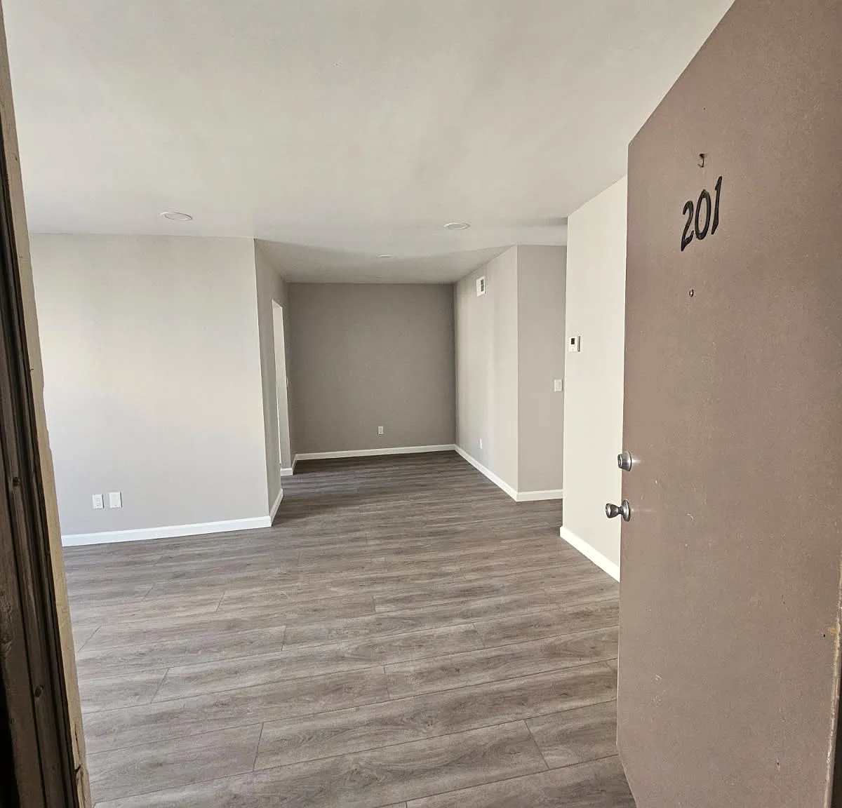 2 bed, 900 sqft, $2,495 — Photo 2