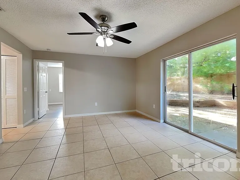 2415 Woody Trace Ln — Photo 4