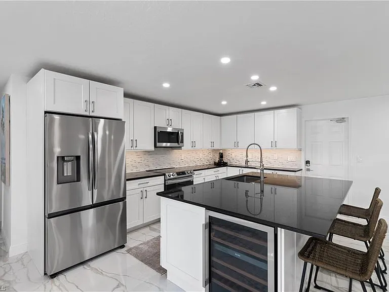2500 Kings Lake Blvd — Photo 8