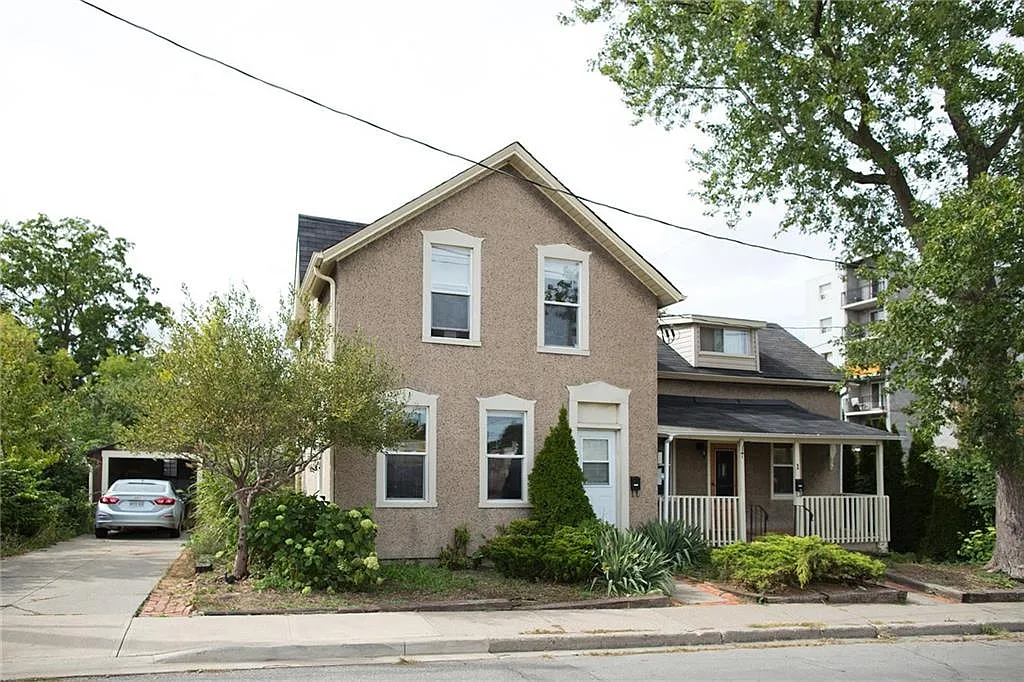 1 Frazer Street Main Unit — Photo 2