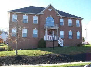 212 Redfield Dr, Oakdale, PA