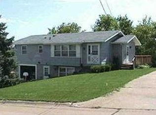11 Morningside Dr, Pella, IA 50219