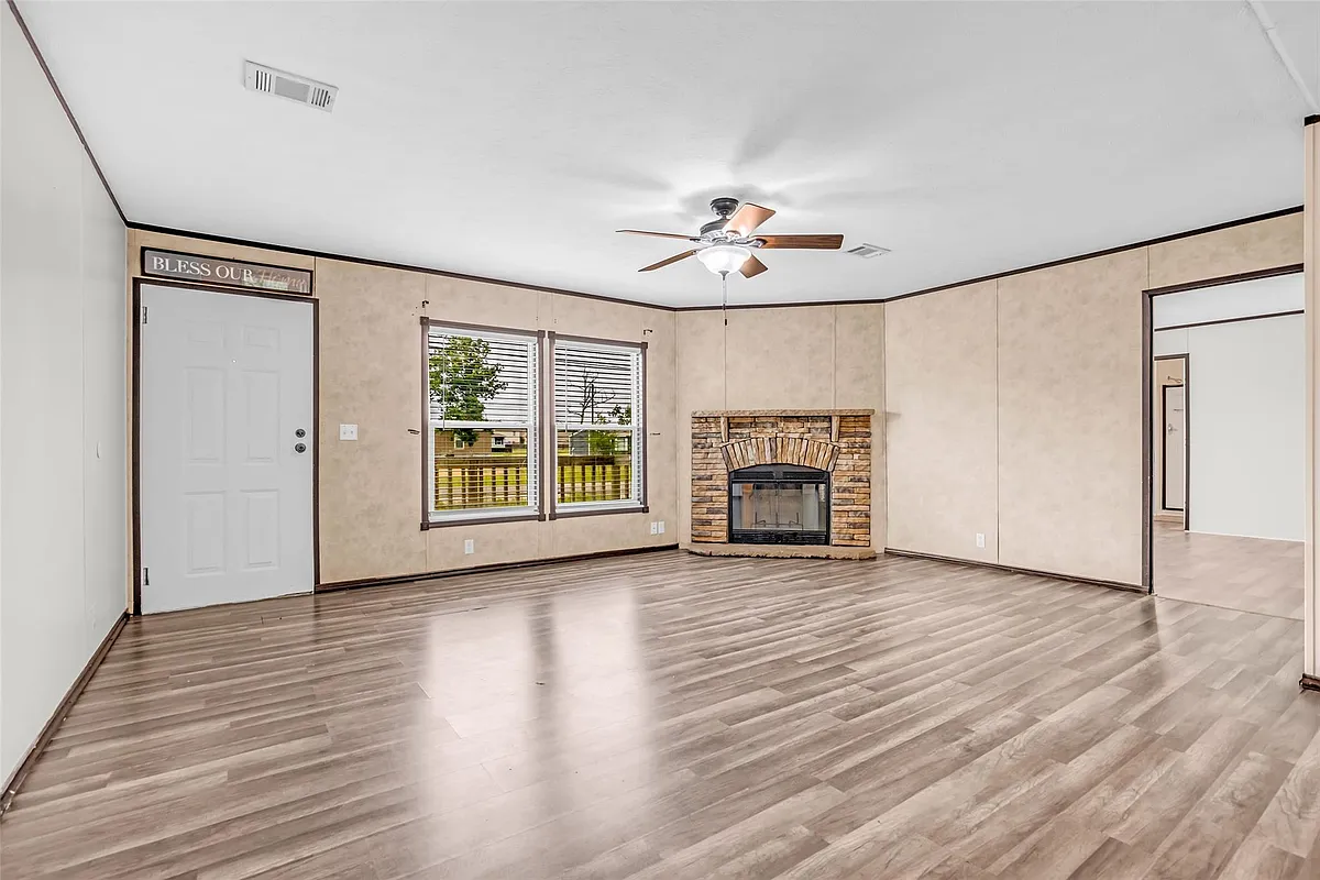 Building Photo - 15158 Schank Rd