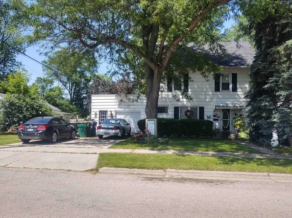 214 Weis Ave, Fond Du Lac, WI 54935