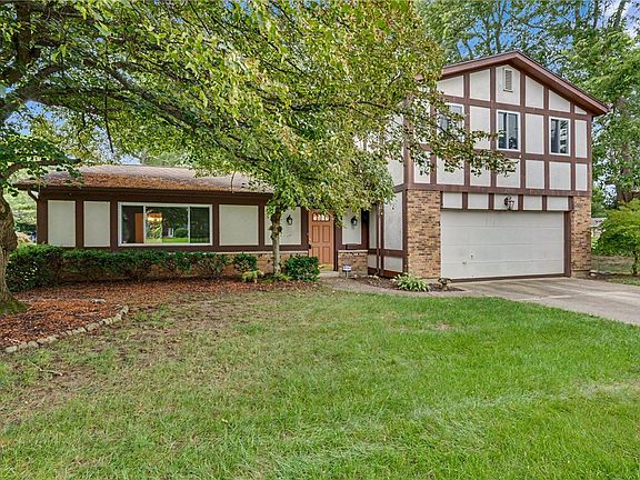 2nd image of 2980 Meadow Park Dr