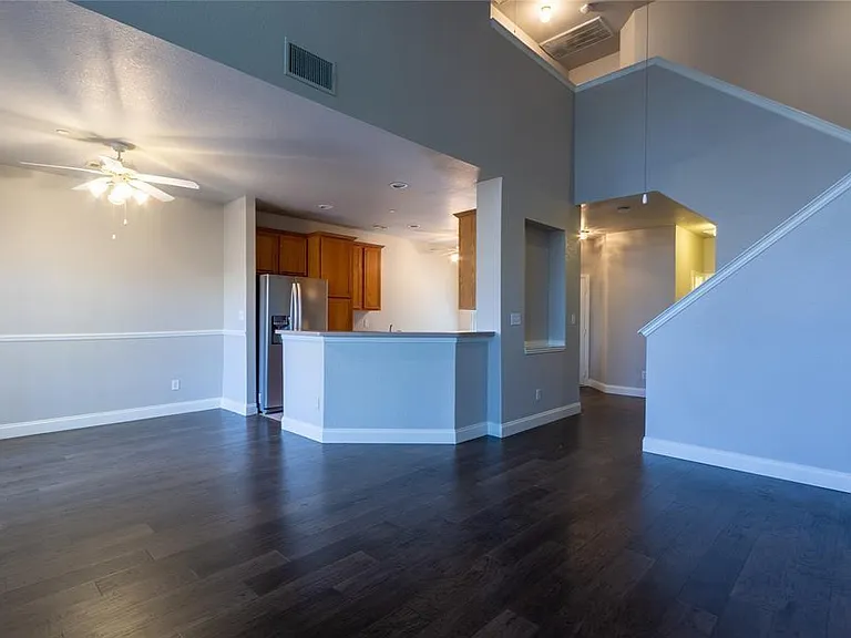 10008 Dryden Ln — Photo 4