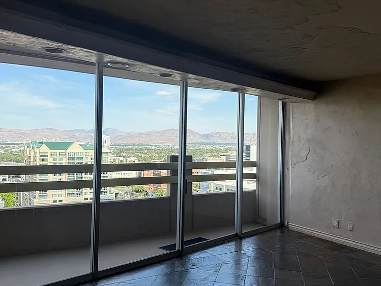 100 N Arlington Ave #16 — Photo 4